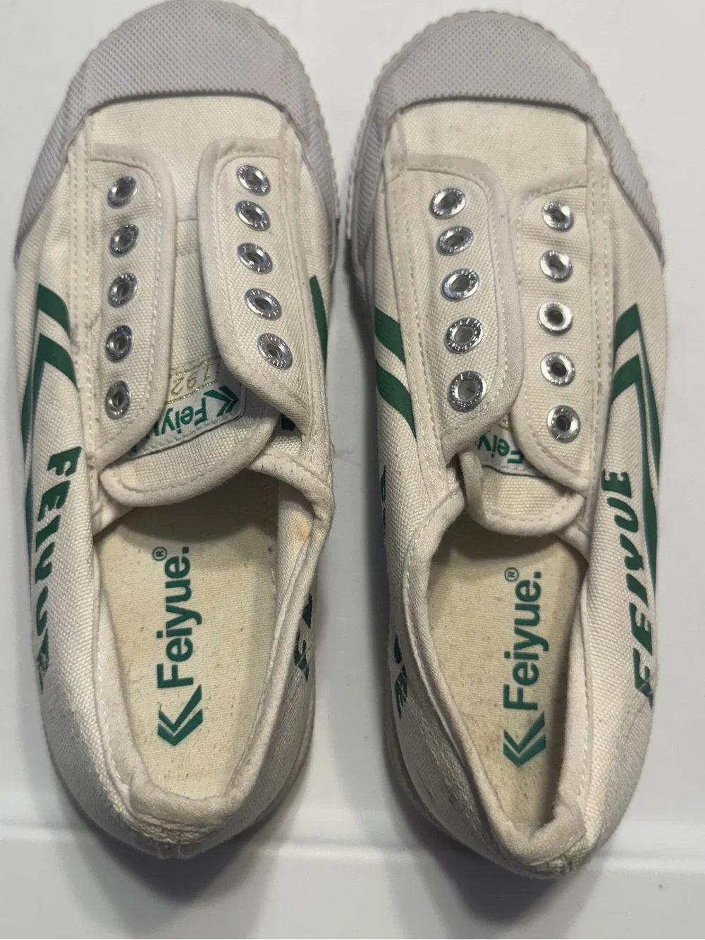 Feiyue Fe Lo 1920 Women's Canvas Slip-On Sneakers in Off-White and Green W7/M5